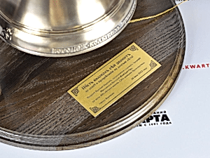 Лазерная гравировка на табличках